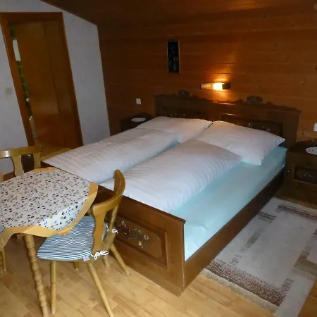 Haus Bergkranz アパート *